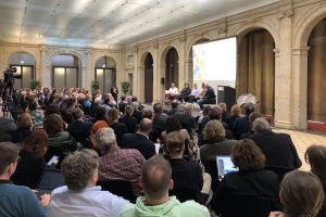 Bild zum Beitrag: DLM-Symposium in Berlin: 40 Jahre duale Medienordnung