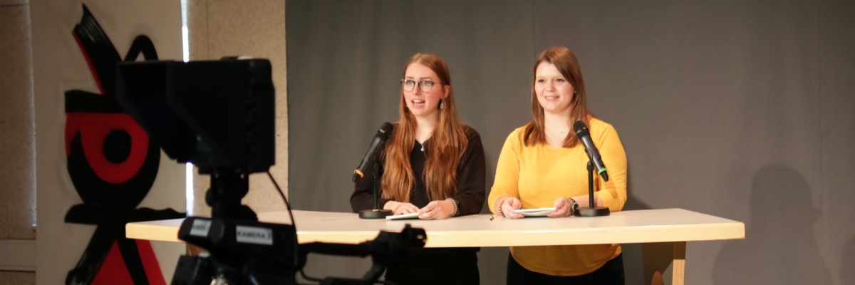 Eine Moderation im Studio.