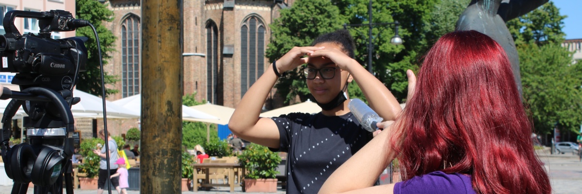 Interview auf dem Neuen Markt in Rostock.